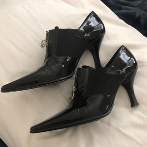 COPY - Shiny patent leather shoes